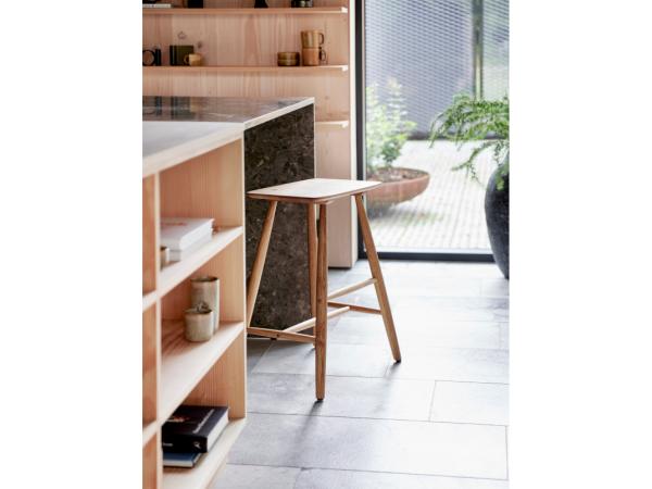

Villa Collection Høj skammel 46,5 x 28 x 64 cm i n